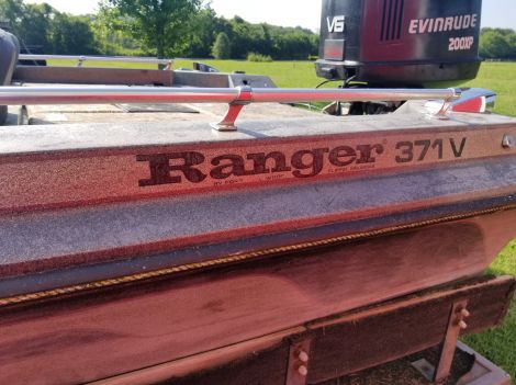 1986 Ranger 371V Fishing boat for sale in Murfreesboro, TN - image 3 